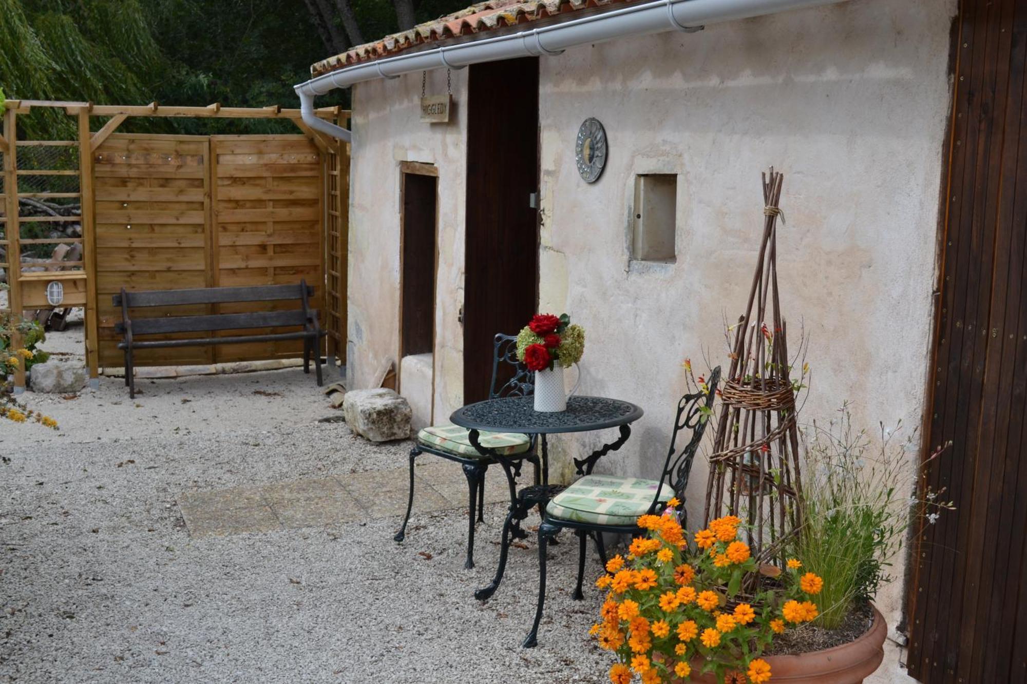Le Moulin De Lusseau Bed & Breakfast Chef-Boutonne Rom bilde