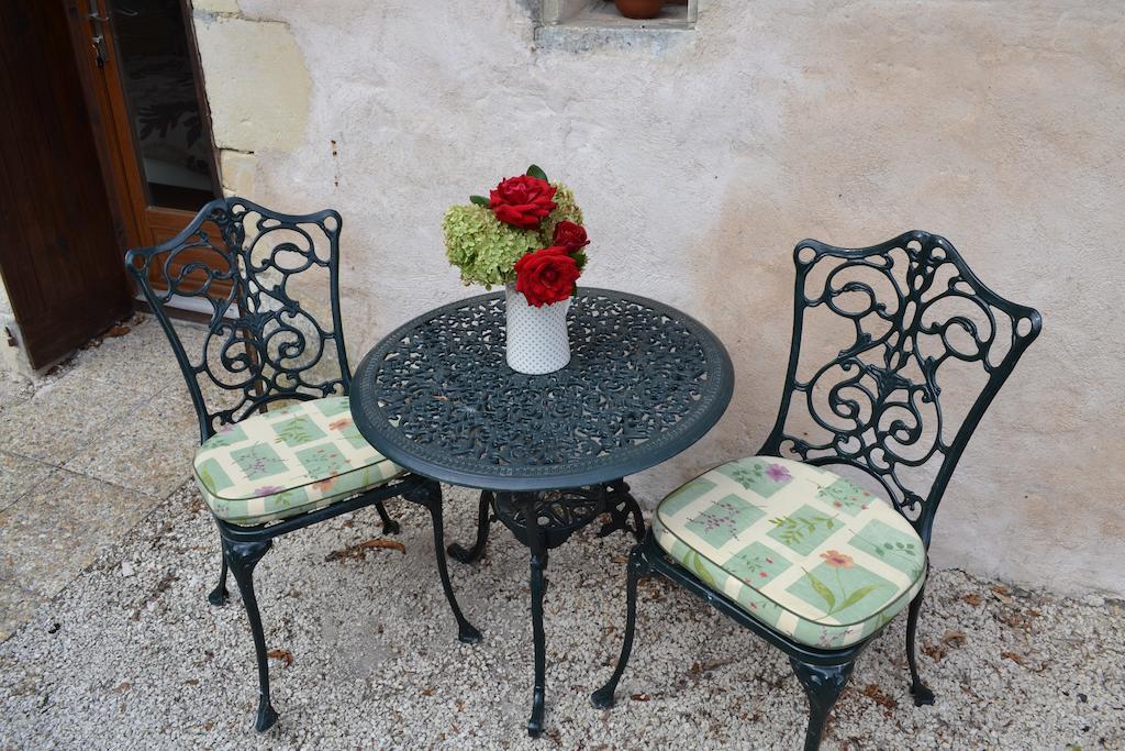 Le Moulin De Lusseau Bed & Breakfast Chef-Boutonne Rom bilde