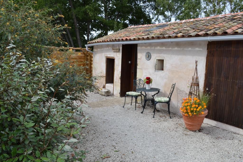 Le Moulin De Lusseau Bed & Breakfast Chef-Boutonne Rom bilde