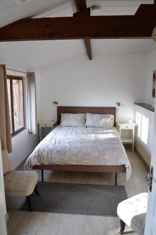 Le Moulin De Lusseau Bed & Breakfast Chef-Boutonne Eksteriør bilde